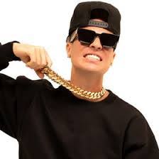 Reno Davis's Instagram, Twitter & Facebook