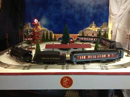 Polar Express And O27 Model Train Forum Pe Running On A 4x4 O 27 Layout Model Trains Model Train Layouts Train Layouts