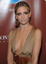 Sarah Michelle Gellar Sexy Neckline 8x10 Picture Celebrity Print | eBay