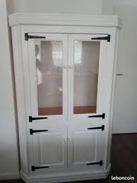 Meubles et accessoires salle de bain. 1d Oi9usl3vwsm