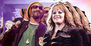 Dec 19, 2012 · jenni rivera's youngest son and oldest daughter among those giving emotional farewell. We Are All Snoop Dogg Smoking A Blunt And Listening To Jenni Rivera