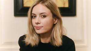 Anna Weyant's secret? Knowing when to kill her paintings