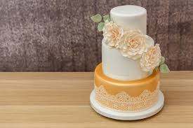 Chocolate mud with fondant and decorated with simple magnolias that have been. How To Bake And Decorate A 3 Tier Wedding Cake