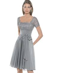 Anche per le donne incinte che non vogliono rinunciare alla propria femminilità e all'eleganza, ci sono abiti eleganti che possono indossare. Matrimonio A Natale Consigli Per L Invitata Su Come Vestirsi Foto Pourfemme