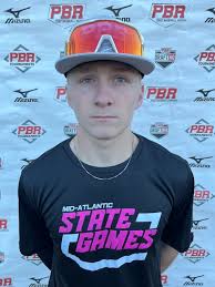 Blake Pounds's Instagram, Twitter & Facebook