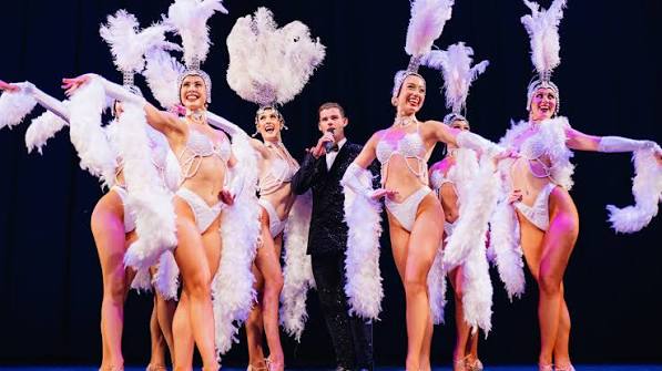 Finesse Burlesque - The Empire