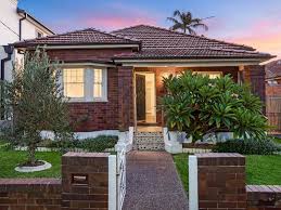 15 Rosemeath Avenue Kingsgrove Nsw 2208 House Exterior House Styles Mansions