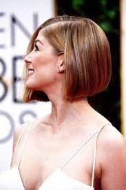 Beautiful Short Bob Haircut On Rosamund Pike Under The Hair Is A Little Nape Undercut Awesome Hairstyle Short Hair Styles Rosamund Pike