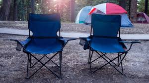 Cần chuẩn bị gì khi đi camping? 10+ vật dụng nên mang theo