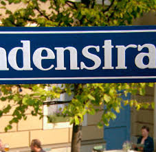 Franziska brenner ist jung, verwöhnt und boxt gerne durch, was sie sich in ihren bildhübschen kopf gesetzt hat. Panorama Zwolf Dinge Die Sie Uber Die Lindenstrasse Wissen Mussen Welt