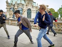 Intro pre nové časti kobry 11 kde semir dostane nového parťáka daniela roesnera alias komisára paula rennera. Alarm Fur Cobra 11 Komissaren Duo Auf Klassenfahrt In Dresden