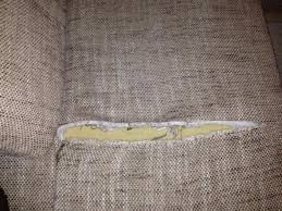 Screw in one end of the strap, pull it around tightly, and screw in the other end. Riss Auf Der Liegeflache Der Couch