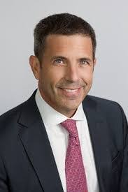 Drew Ries's Instagram, Twitter & Facebook