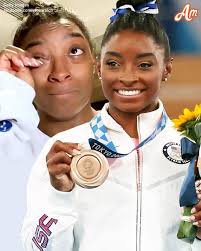 Jonathan Owens, Simone Biles' husband, wears the uniform of another state's  2.55 billion US dollar major league baseball team while being a native of  Houston