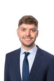 Dennis Schreyer's Instagram, Twitter & Facebook