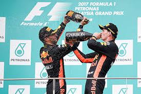 Auch feiertage, freie tage und termine für ostern, pfingsten und weihnachten. Vettel Bewahrt Ferrari Vor Debakel Sport Orf At