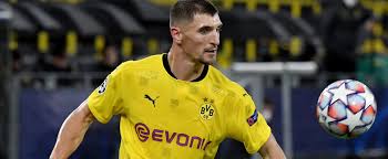May 26, 2021 · while leverkusen appear to be in the driving seat, goal can reveal a final agreement is yet to be reached as a host of other top clubs, including liverpool, dortmund and swiss side basel are all. Borussia Dortmund Thomas Meunier Sitzt Im Bus Fur Leverkusen