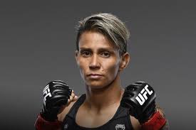 Brasileira do UFC mostra 'perrengue' para perder peso; veja vídeo - Folha PE