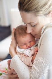 Meet Baby Billie This Is Us Star Alexandra Breckenridge Welcomes A Daughter See Her Sweet First Photos In 2020 Alexandra Breckenridge Baby Girl Names Breckenridge