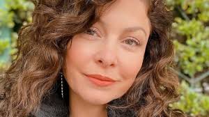 Bárbara Borges dá unfollow em Xuxa Meneghel; saiba os bastidores