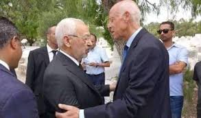 قيس سعيد، حركة النهضة، الدستور، الأطراف السياسية، وجه الرئيسُ التونسي قيس سعيد انتقاداتٍ لاذعةً لعدد من الأطراف السياسية على رأسها حركةُ النهضة وزعيمُها راشد الغنوشي بسبب ما وصفه بالمحاولة للالتفاف على الدستور. Ø§Ù„Ø¥Ø®ÙˆØ§Ù†ÙŠ Ø±Ø§Ø´Ø¯ Ø§Ù„ØºÙ†ÙˆØ´ÙŠ ÙŠØ¯Ø¹Ùˆ Ø£ØªØ¨Ø§Ø¹Ù‡ Ø¨Ø¥Ù„Ø­Ø§Ø­ Ø§Ù„Ù‰ Ù…Ø³Ø§Ù†Ø¯Ø© Ù‚ÙŠØ³ Ø³Ø¹ÙŠØ¯ ÙÙŠ Ø§Ù„ÙˆØµÙˆÙ„ Ø¥Ù„ÙŠ Ø±Ø¦Ø§Ø³Ø© Ø§Ù„Ø¬Ù…Ù‡ÙˆØ±ÙŠØ© Actualites Tunisie Focus