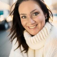 Lauren Houle's Instagram, Twitter & Facebook