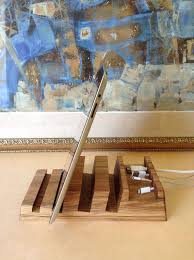 Gift Idea Christmas Desk Organizer Apple Watch Dock Lap Desk Macbook And Ipad Stand Laptop Docking Station Iphone 6 Macbo Holz Ladestation Holzarbeiten