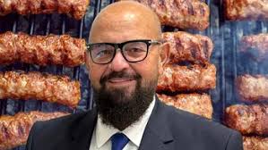 Umilinta a doi romani arestati din greseala in Elvetia! Politistii i-au  eliberat in pijamale si papuci de dama!