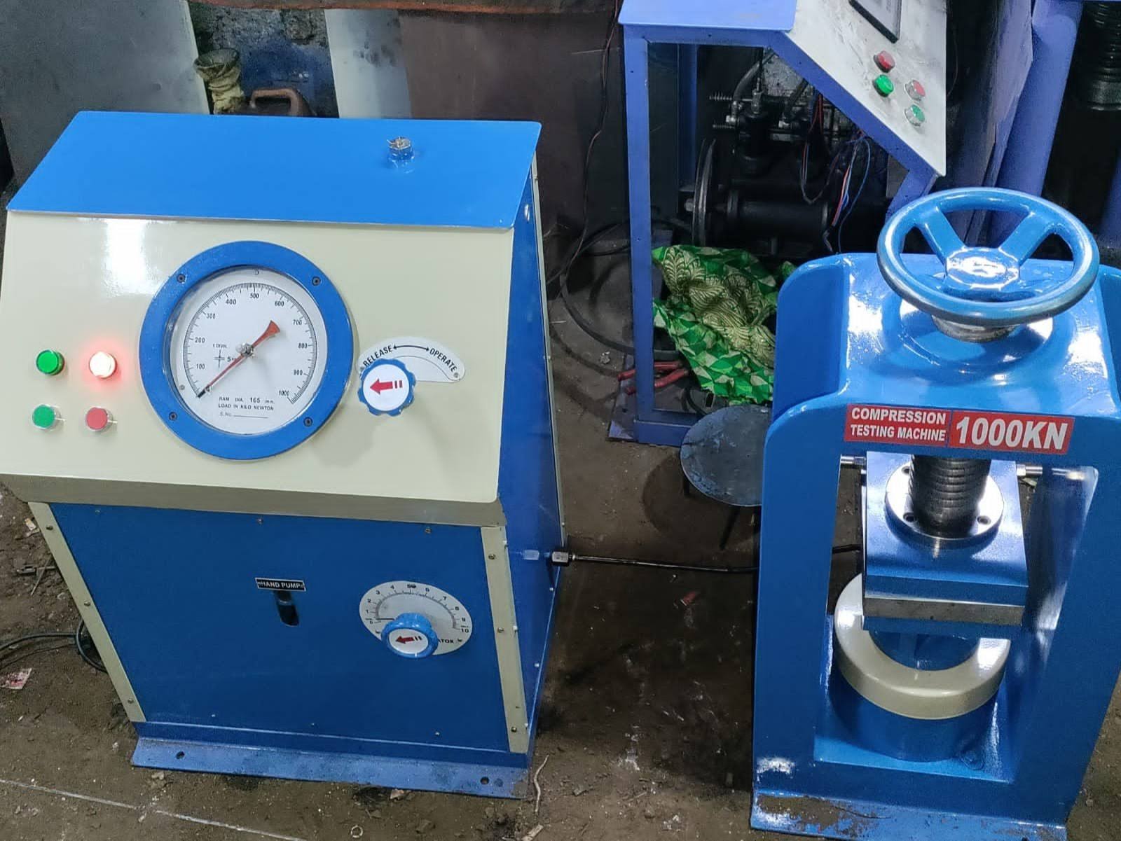 Compression Testing Machine (CTM 100T / 200T / 2000kN) product image