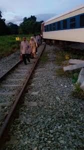 Jabatan kereta api negeri sabah merupakan sebuah jabatan dalam kerajaan negeri sabah, malaysia, yang mengendalikan sistem rangkaian kereta api di sabah. Sabah Info Kejadian Keretapi Jenis Dmu 6601 Tergelincir Facebook