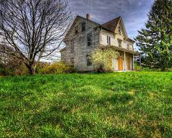 Abandoned House In Mystic Ct Old Abandoned Buildings Abandoned Houses Abandoned Places
