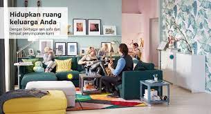 Di ikea sudah di display secara langsung penampilan semua produknya. Satu Keluarga Sedang Bergembira Di Ruang Keluarga Yang Nyaman Dengan Sofa Vimle Berwarna Kuning Dan Hijau Ikea Vimle Living Room Home