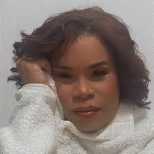 Abril Pena's Instagram, Twitter & Facebook