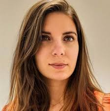 Hello everyone, I work for the Hôtel Lyon Ouest in Vaise and we are looking  for a **part-time receptionist.** This involves working Friday and Saturday  evenings from 1 p.m. to 9:30 p.m.