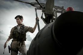 Darsteller und crew · garret dillahunt · lyon beckwith · ryan watson · huma qureshi · samantha win · richard cetrone · chelsea edmundson · shay hatten . Erster Trailer Zum Netflix Zombiefilm Army Of The Dead Von Zack Snyder News Outnow