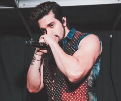 Ouça a melhor música online, baixe milhares de mp3s grátis, muporty é um buscador de música de qualidade: Luan Santana Dispara Para O Top 5 Das Radios Com O Novo Single Agua Com Acucar Popline