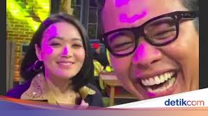 Saat itu, wika salim melancarkan rayuan maut kepada ariel noah dan dua anggota noah lainnya. Gombal Gombal Lucu Gofar Hilman Akhirnya Ketemu Wika Salim