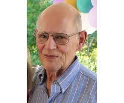 Otis Tanner's Instagram, Twitter & Facebook