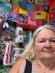 Iowa shop hop experience with helper Ava