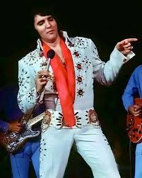 Vào những năm 1950, Elvis Presley là một trong số những nghệ sĩ đầu tiên  hòa trộn phúc âm đen, xanh và âm nhạc đồng quê, tạo ra âm thanh cộng hưởng