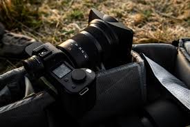 Lightweight, fun and easy to use, the canon eos rebel sl2 camera helps you capture stunning photos and videos you'll love to see and share. The Sl2 S Is Leica S Most Versatile Camera For Photography And Videography To Date Exibart Street