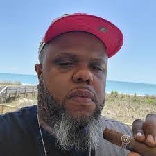 Monique Platt's Instagram, Twitter & Facebook