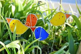 Vogelchen Gartenstecker Aus Glas Rot Garten Geschenk Mama Geschenk Gartendeko Ostern Geschenk In 2020 Tiffany