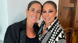 Anabel Pantoja se vuelca con su tía Isabel tras no acompañarla en su gira por Latinoamérica: "Gracias por cuidarla"