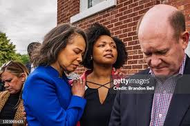 66 Lisa Greenwood Photos & High Res Pictures