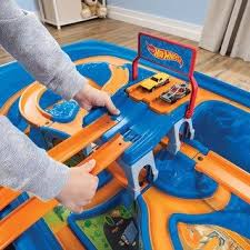 Hot Wheels Race Car Track Play Table By Step2 In 2020 Car Wheels Hot Wheels Car Wheels Diy