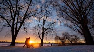 Pünktlich zu heilig abend kommt dann deutlich kältere luft polaren ursprungs aus nordwesten zu uns nach mitteleuropa und beendet das milde. Wetter In Deutschland Jetzt Kommt Die Glatte Aber Das Wochenende Wird Warm Stern De