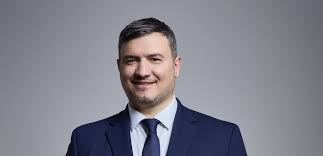 Knowles appoints Mortimer as Group Director