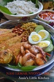 Jadi, aroma khas pandan juga akan terasa. Amie S Little Kitchen Aneka Pilihan Resepi Nasi Lemak Di Amie S Little Kitchen