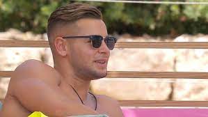 Love Island Chris Hughes Approaches New Girl Gabby Allen Chris Hughes Love Island Love Island Chris Hughes